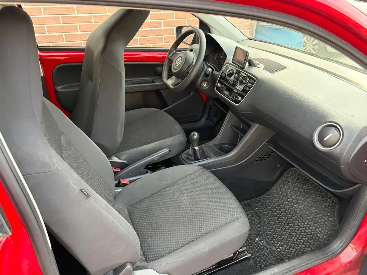 Second-hand VW up! move up! 60 CP (44 kW) 2012 Roșu Hatchback