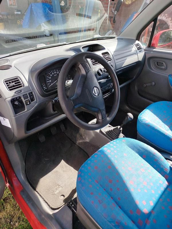 Gebraucht Opel Agila 75 PS (55 kW) 2000 Rot Van / Kleinbus