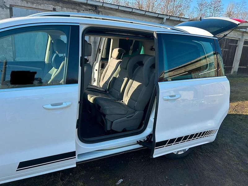 Second-hand VW Sharan 140 CP (102 kW) 2014 Alb Monovolum