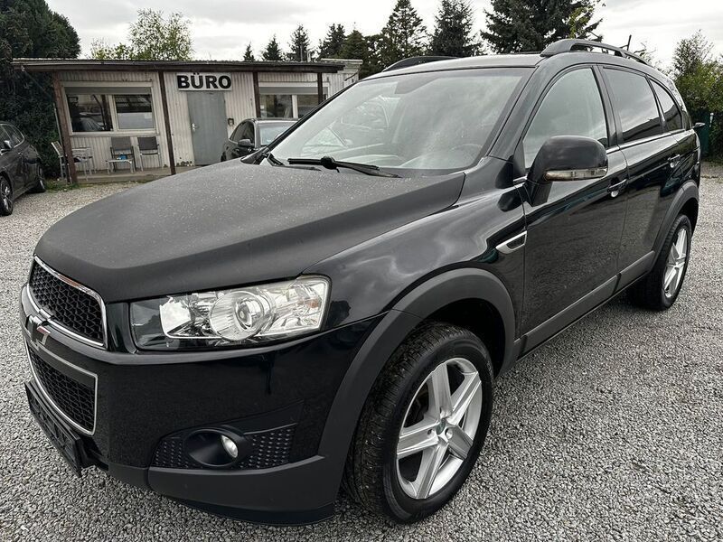 Karbonschw graphitschw midnigh (metallic) Gebraucht 2013 Chevrolet Captiva LT SUV | 6.990 € (Fairer Preis) - Bild 1/4