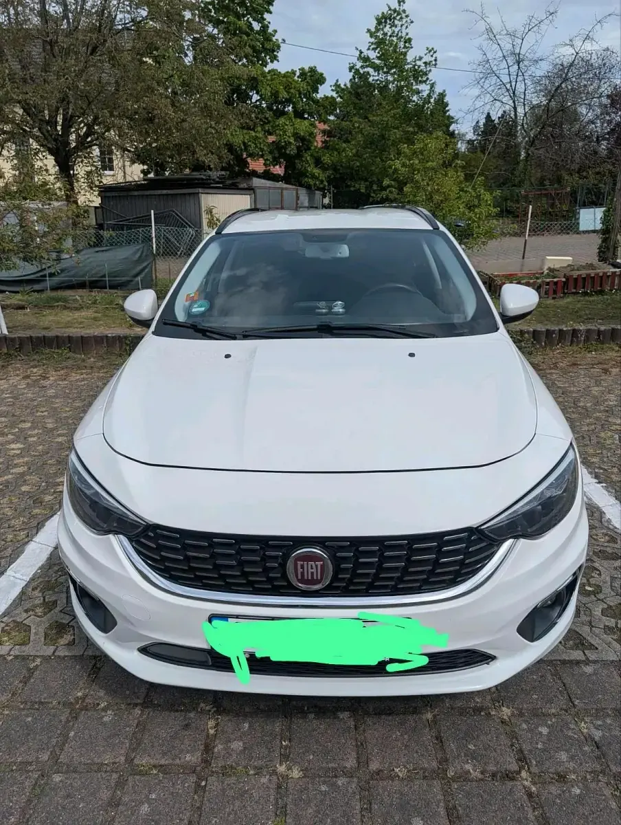 Usado Fiat Tipo 120 CV (88 kW) 2019 Blanco Familiar