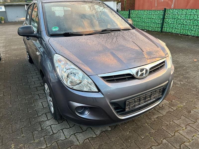 Gebraucht Hyundai i20 Active 77 PS (56 kW) 2010 Grau Kleinwagen