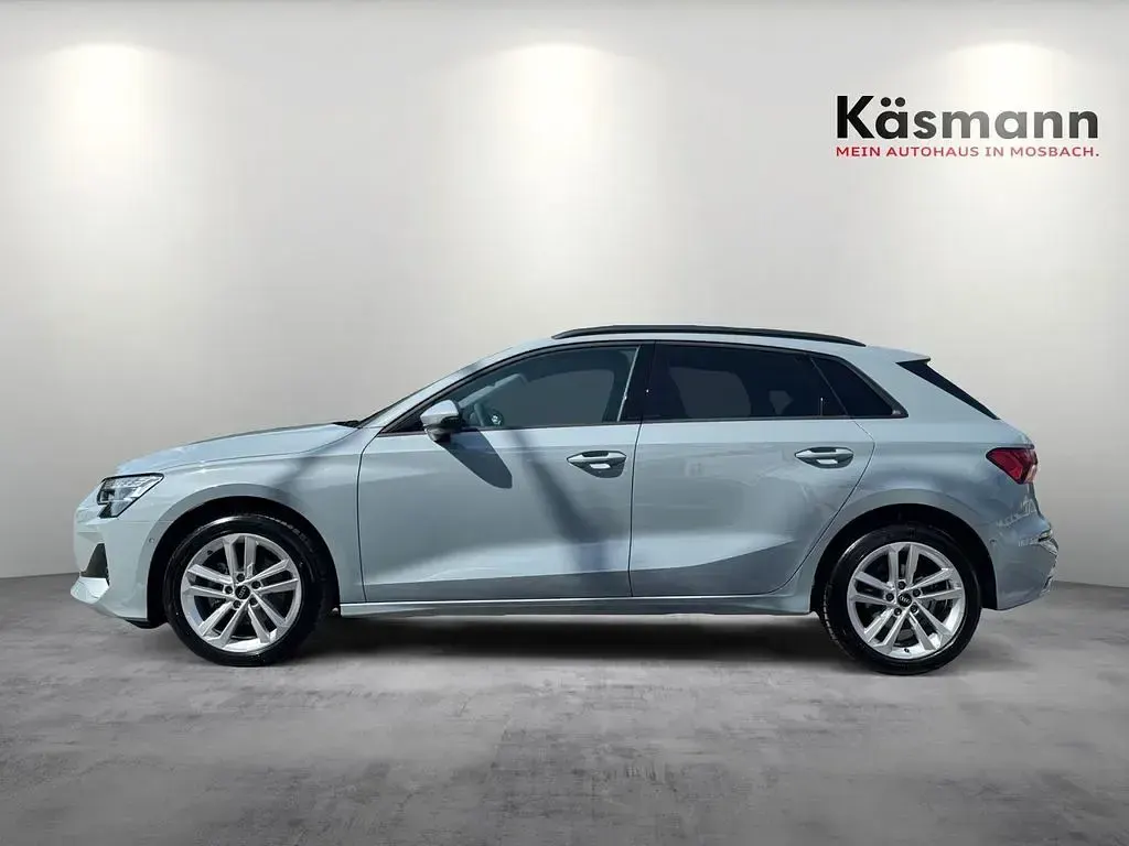 Gebraucht Audi A3 Ambiente 116 PS (85 kW) 2025 Pfeilgrau perleffekt Limousine
