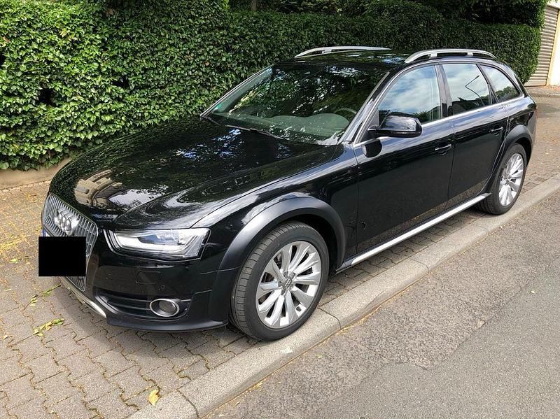 Schwarz Gebraucht 2013 Audi A4 Allroad Ambiente Kombi | 20.500 € (Teuer) - Bild 1/4
