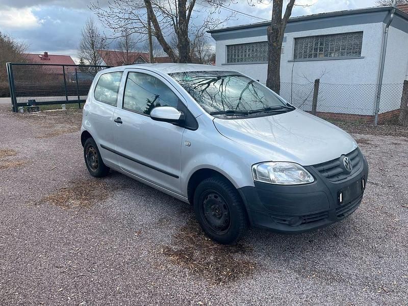 Gebraucht VW Fox Basis 54 PS (39 kW) 2005 Silber Kleinwagen