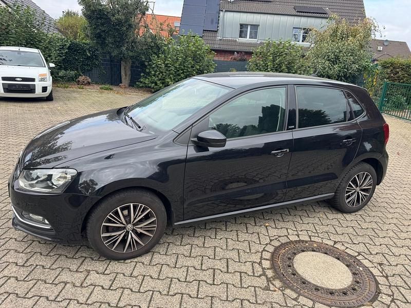 Gebraucht VW Polo Allstar 90 PS (66 kW) 2016 Schwarz Limousine