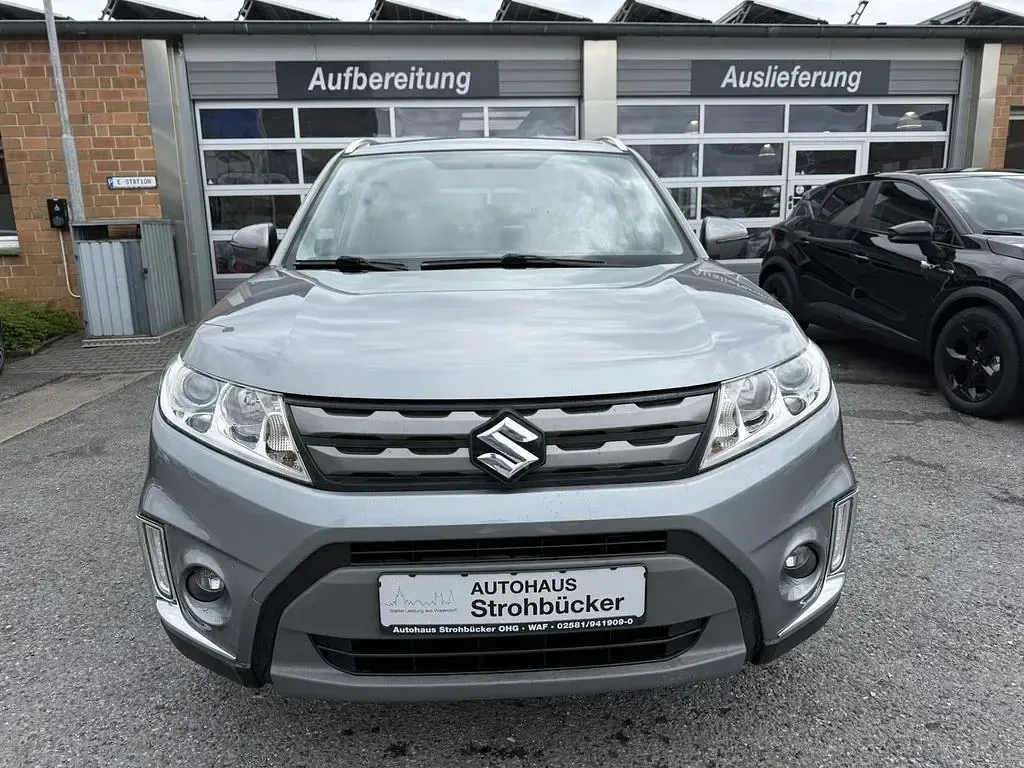 Gebraucht Suzuki Vitara Comfort 120 PS (88 kW) 2015 Grau SUV