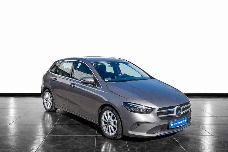 Gebraucht Mercedes B200 163 PS (119 kW) 2019 Grau Van / Kleinbus