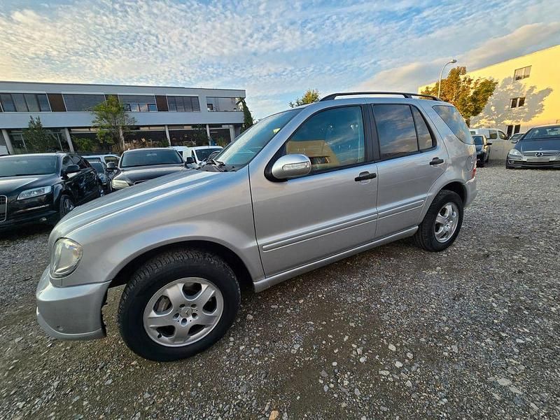 Silber Gebraucht 2004 Mercedes ML270 SUV | 7.990 € (Teuer) - Bild 1/4
