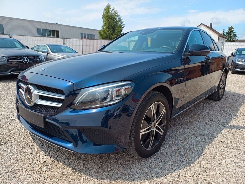 Blau Gebraucht 2019 Mercedes C300 Limousine | 25.999 € (Superpreis) - Bild 1/4