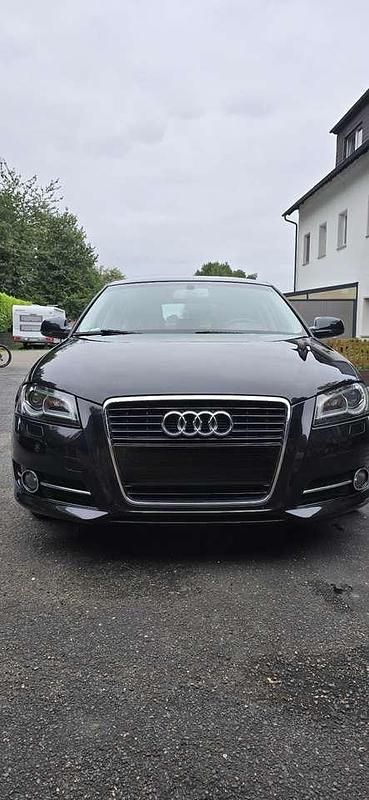 Schwarz Gebraucht 2011 Audi A3 Ambiente Kleinwagen | 4.500 € (Guter Preis) - Bild 1/4