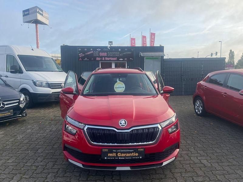 Rot Gebraucht 2020 Skoda Kamiq SUV | 18.799 € (Fairer Preis) - Bild 1/4