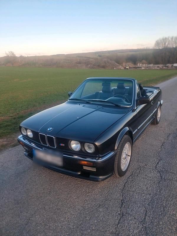 Gebraucht BMW 320 129 PS (94 kW) 1988 Schwarz Cabrio