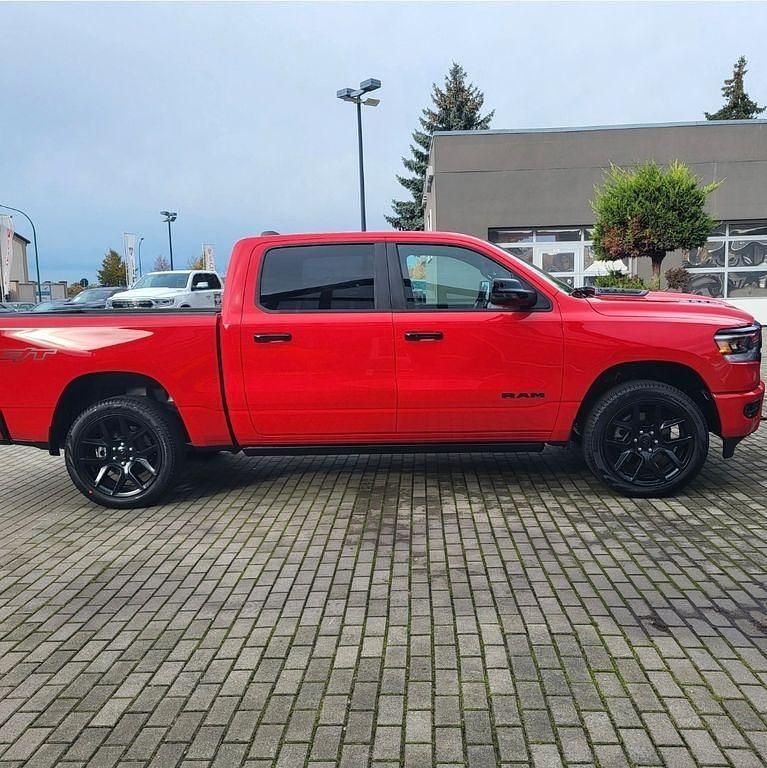 Rot Gebraucht 2023 Dodge Ram Abholung | 71.900 € - Bild 1/4