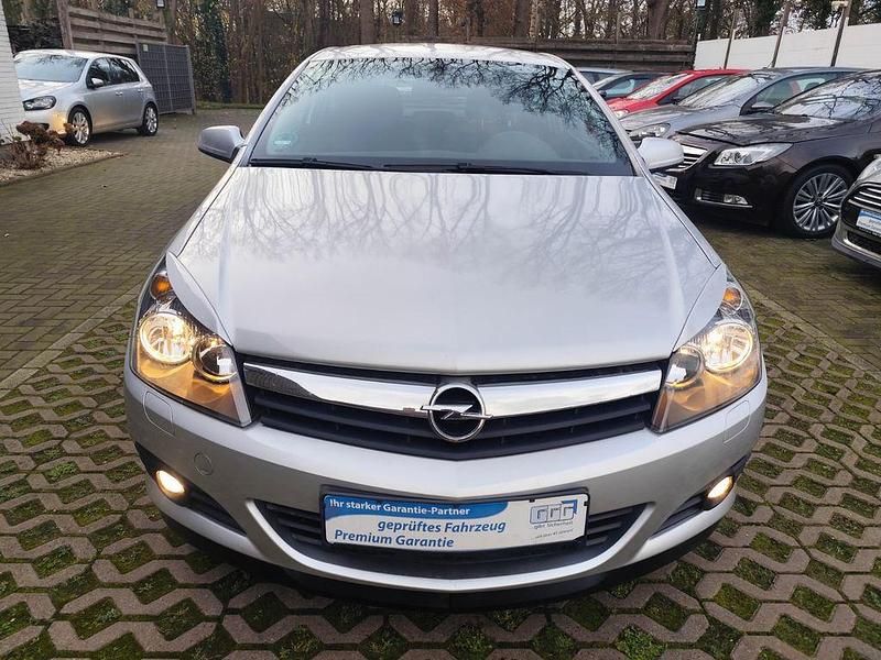 Gebraucht Opel Astra GTC Edition+ 105 PS (77 kW) 2006 Silber Coupé