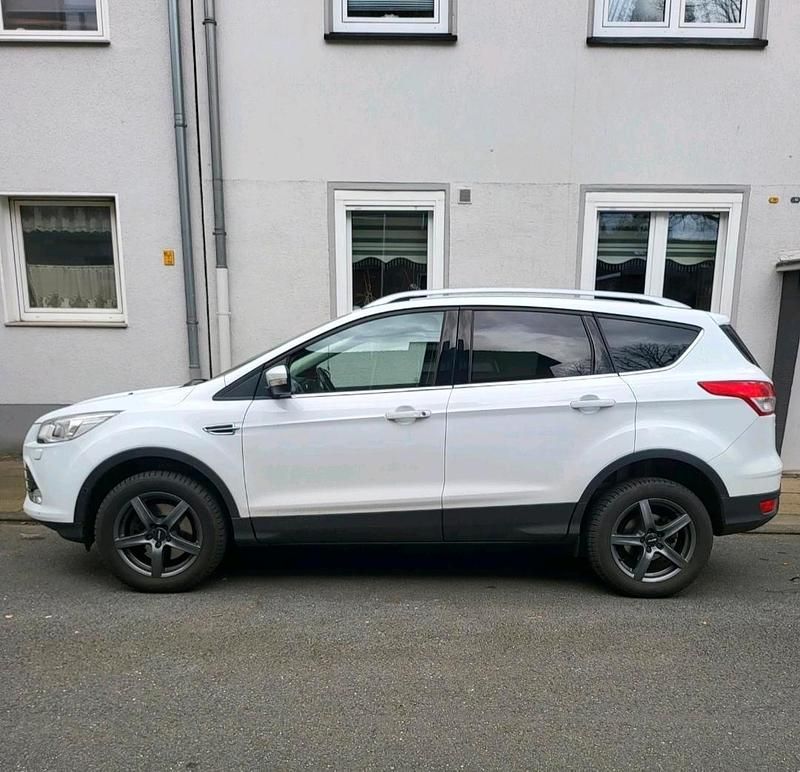 Gebraucht Ford Kuga 179 PS (131 kW) 2016 Weiß SUV