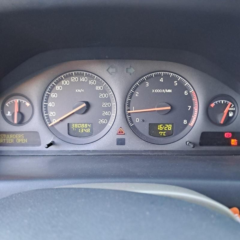 Gebraucht Volvo XC70 200 PS (147 kW) 2001 Gold Kombi