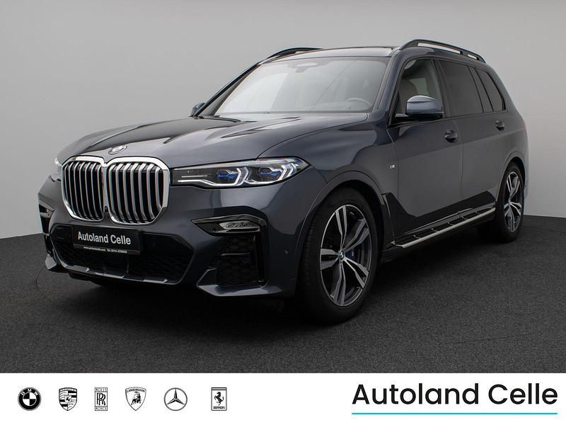 Arktikgrau brillanteffektc27braun Gebraucht 2021 BMW X7 M Sport SUV | 67.499 € (Fairer Preis) - Bild 1/4
