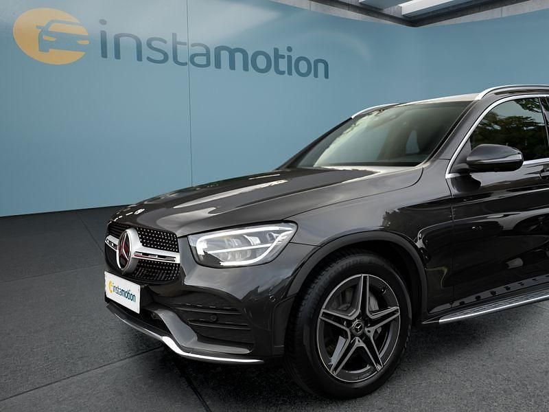 Grau Gebraucht 2020 Mercedes GLC300 SUV | 43.549 € (Teuer) - Bild 1/4