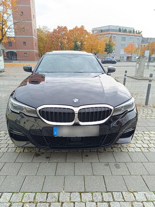 Schwarz Gebraucht 2020 BMW 330 M Sport Limousine | 29.999 € (Guter Preis) - Bild 1/4