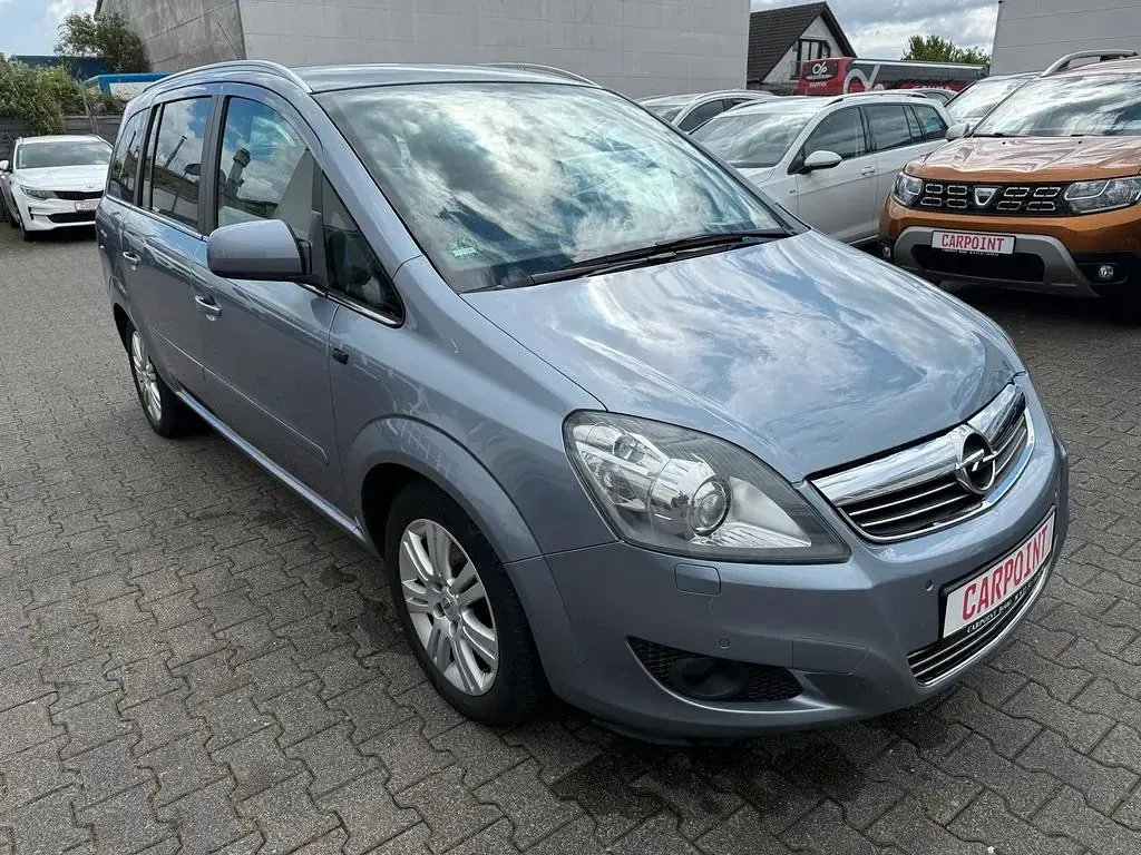 Gebraucht Opel Zafira Innovation 140 PS (102 kW) 2010 Silber Van / Kleinbus