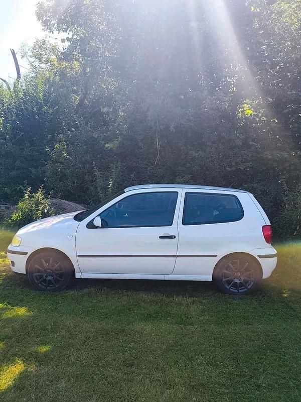 Second-hand VW Polo 60 CP (44 kW) 2000 Alb Hatchback