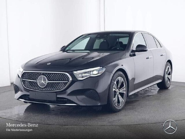 Grau Gebraucht 2024 Mercedes E220 Avantgarde Limousine | 51.790 € (Fairer Preis) - Bild 1/4