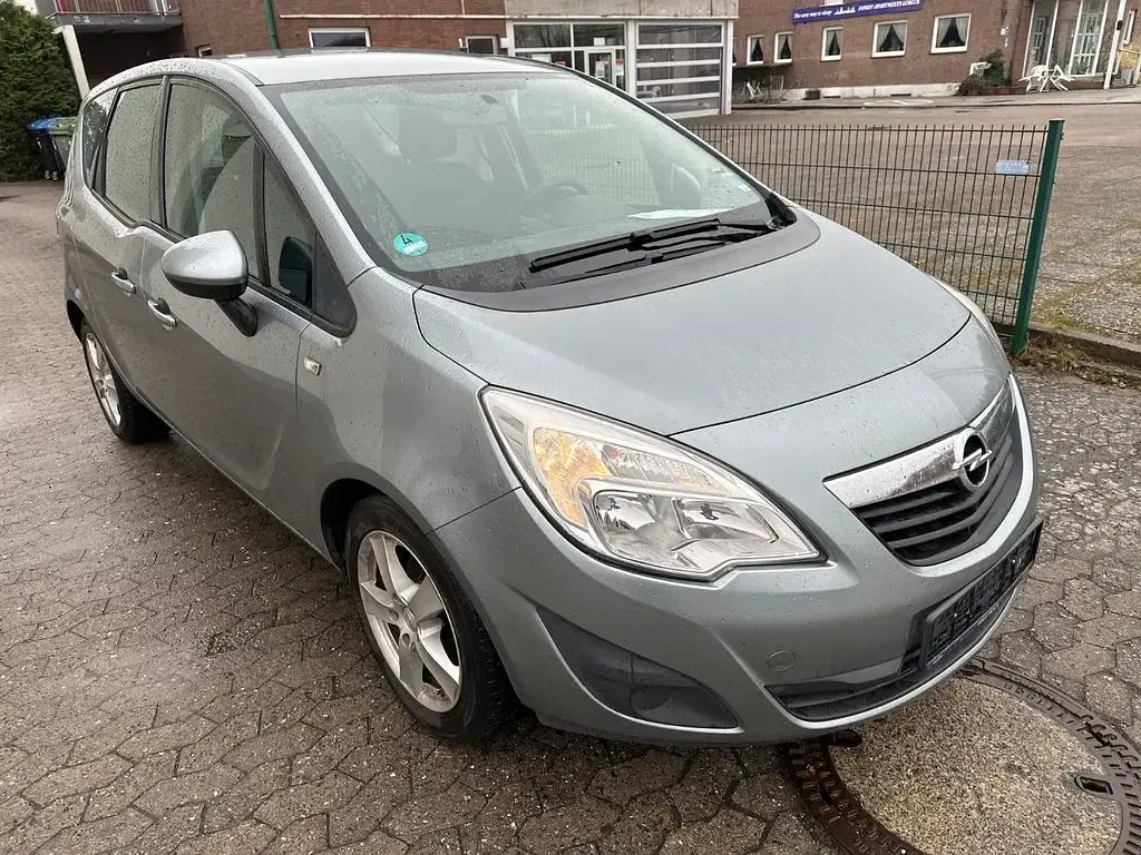 Second-hand Opel Meriva Selection 95 CP (69 kW) 2011 Argintiu Monovolum