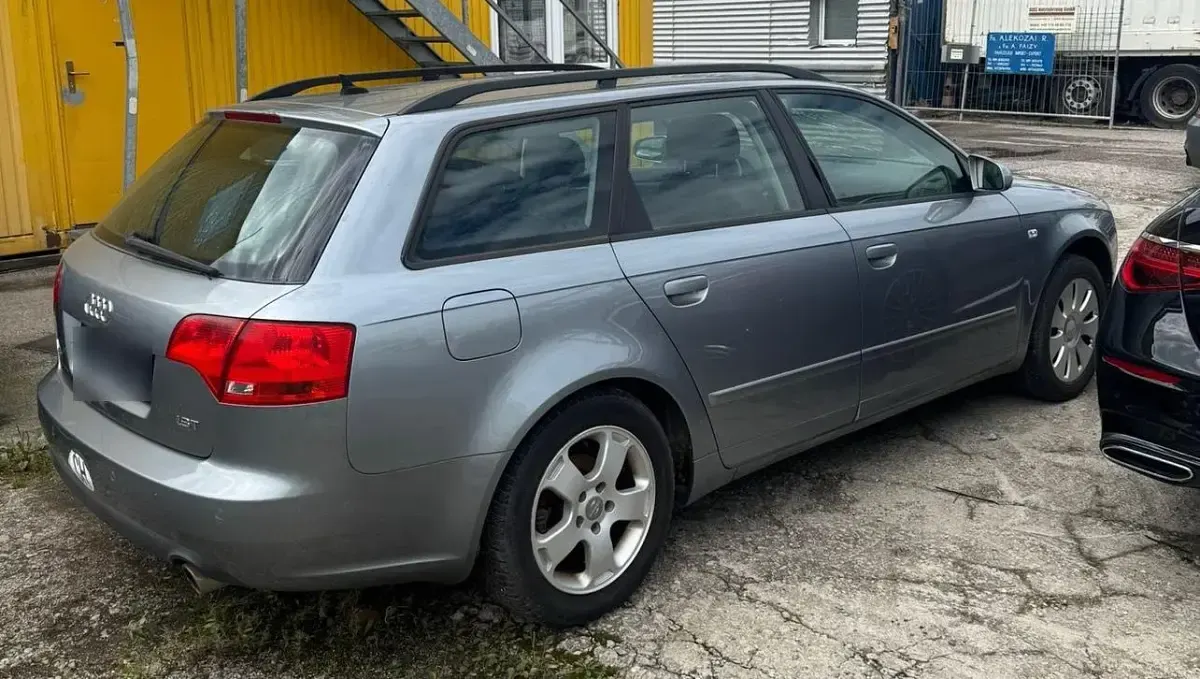 Gebraucht Audi A4 163 PS (119 kW) 2004 Grau Kombi