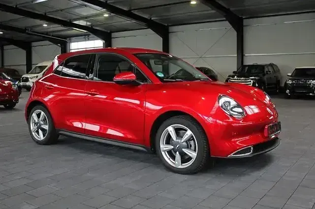 Usata Ora 03 125 kW (171 CV) 2023 Rosso Utilitaria