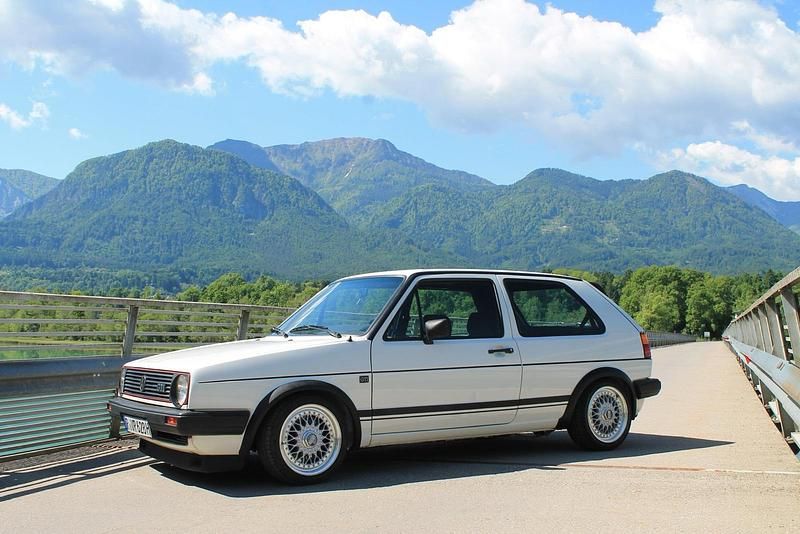 Weiß Gebraucht 1985 VW Golf II GTI Limousine | 20.500 € - Bild 1/4