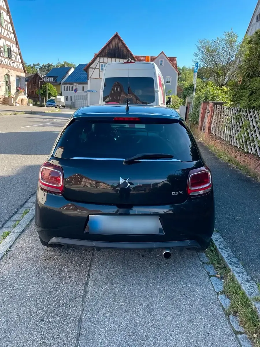 Gebraucht Citroën DS3 82 PS (60 kW) 2016 Schwarz Kleinwagen