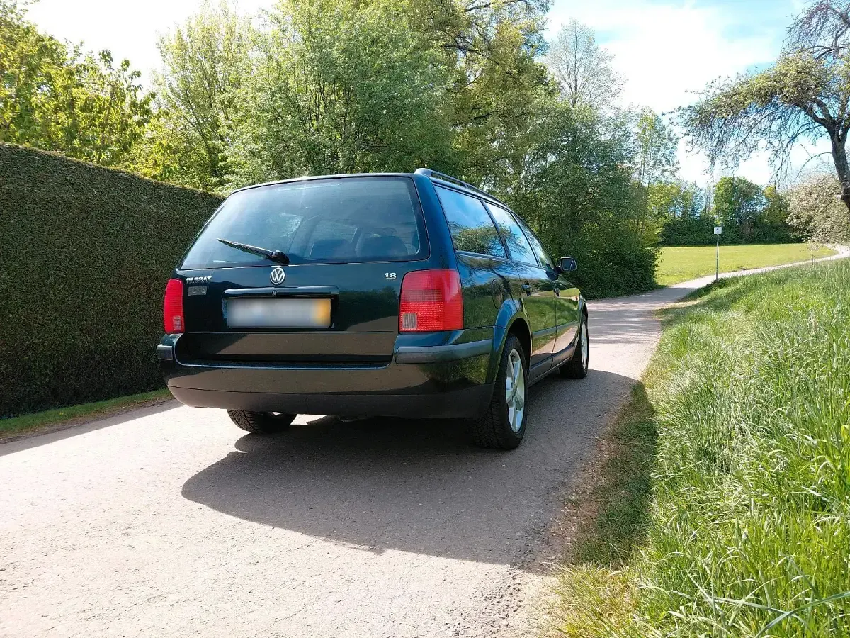 Gebraucht VW Passat 125 PS (91 kW) 1997 Grün Kombi