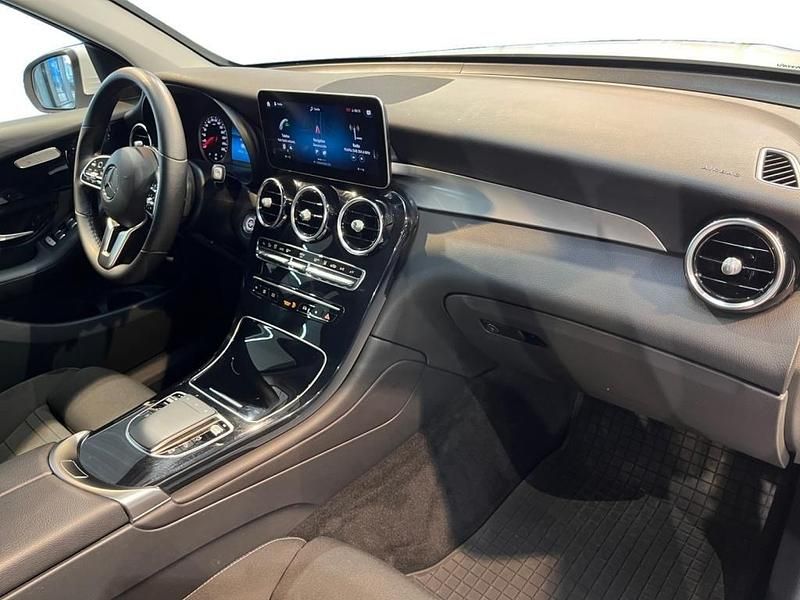 Gebraucht Mercedes GLC300e 211 PS (155 kW) 2021 Weiß SUV