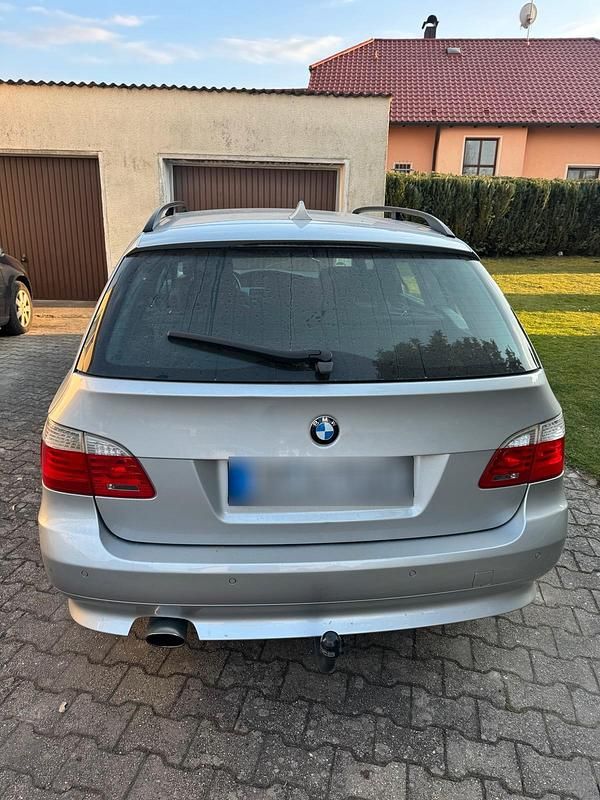 Gebraucht BMW 520 177 PS (130 kW) 2008 Silber Kombi