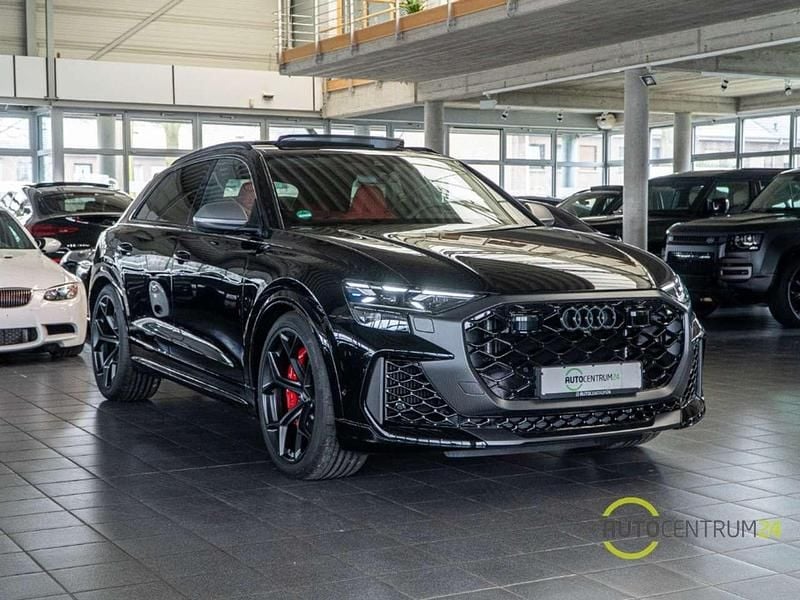 Neu Audi RS Q8 Performance 640 PS (470 kW) 2025 Schwarz SUV