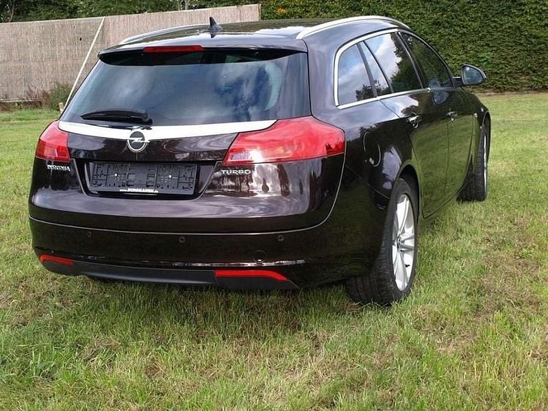 Braun Gebraucht 2013 Opel Insignia Sport Kombi | 5.899 € (Guter Preis) - Bild 1/4