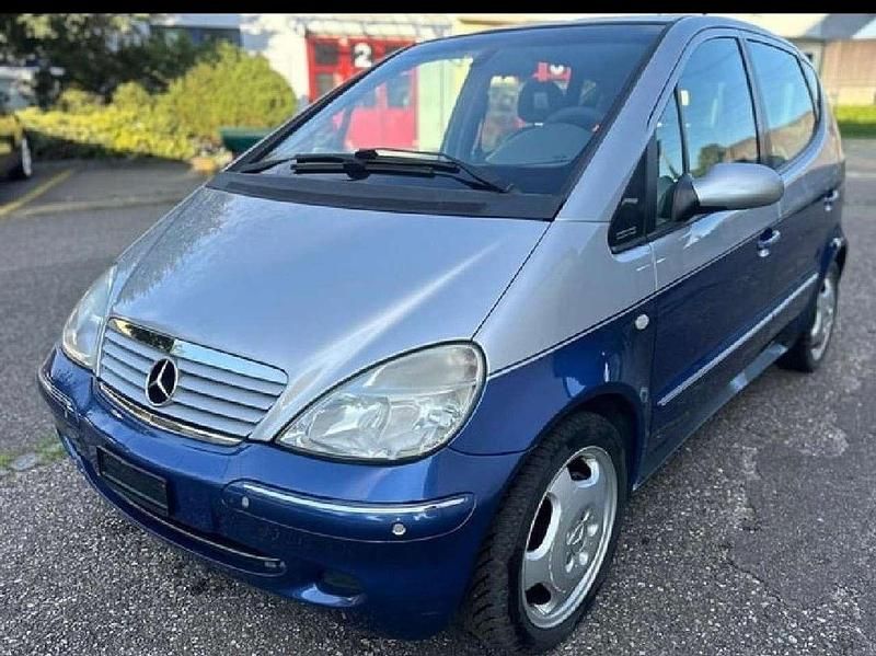 Blau Gebraucht 2002 Mercedes A190 Limousine | 1.000 € (Fairer Preis) - Bild 1/4
