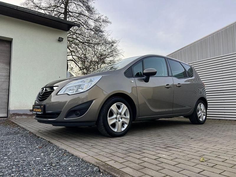 Gebraucht Opel Meriva Design Edition 101 PS (74 kW) 2011 Grau Van / Kleinbus