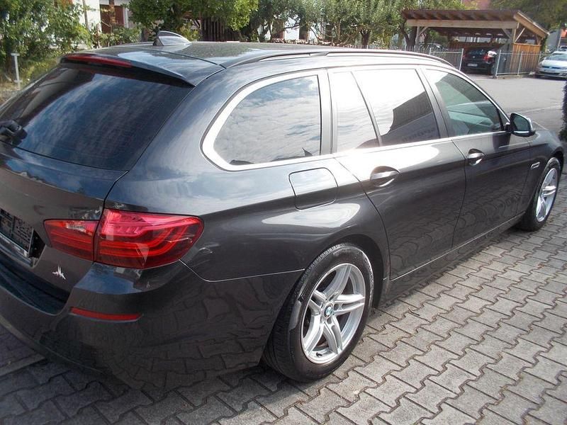 Gebraucht BMW 520 184 PS (135 kW) 2014 Grau Limousine