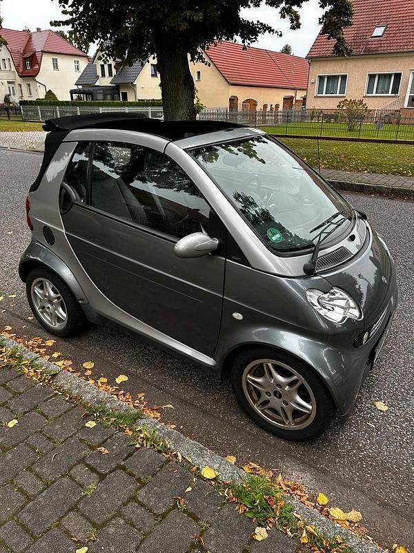 Gebraucht 2001 Smart ForTwo Cabrio Cabrio | 999 € - Bild 1/4