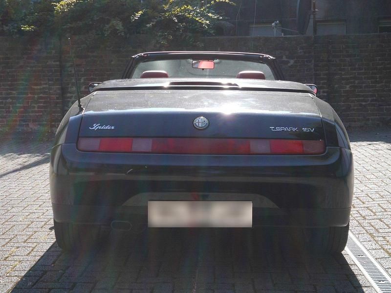 Gebraucht Alfa Romeo Spider 150 PS (110 kW) 1997 Schwarz Cabrio