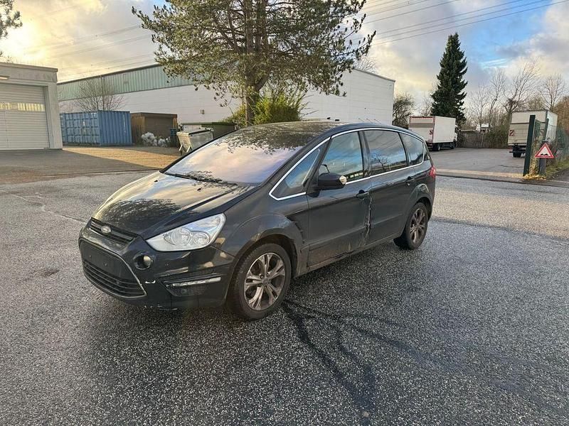 Schwarz Gebraucht 2012 Ford S-MAX Titanium Van / Kleinbus | 2.999 € (Guter Preis) - Bild 1/4