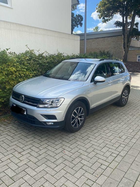 Silber Gebraucht 2020 VW Tiguan Comfortline SUV | 21.400 € (Fairer Preis) - Bild 1/4