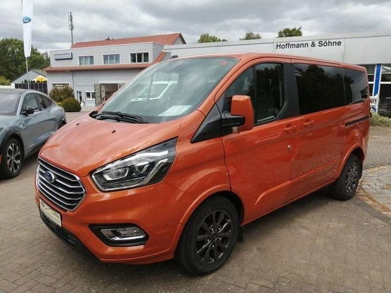 Hokkaidoorange metallic (metallic) Gebraucht 2021 Ford Tourneo Kombi | 31.999 € (Superpreis) - Bild 1/4