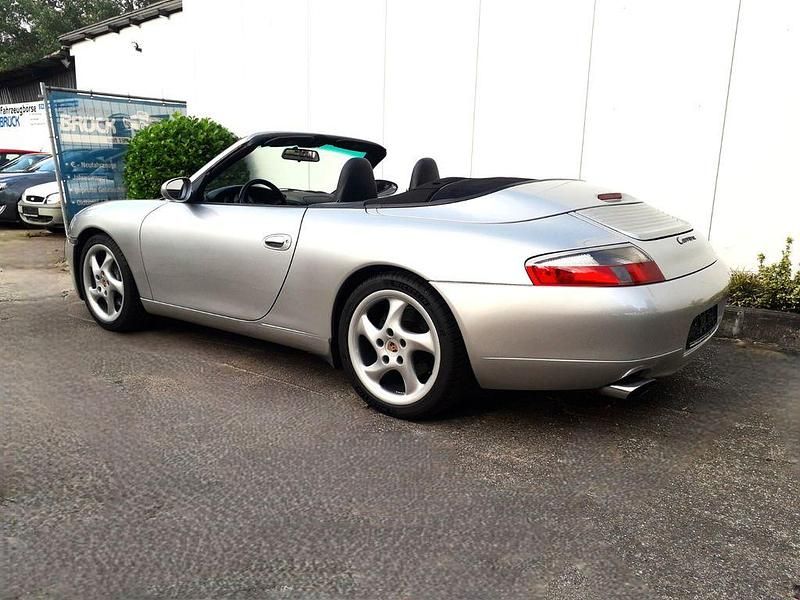 Gebraucht Porsche 996 300 PS (220 kW) 1999 Silber metallic Cabrio