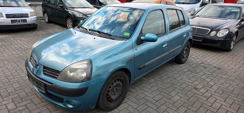 Gebraucht Renault Clio II 75 PS (55 kW) 2003 Grün Limousine