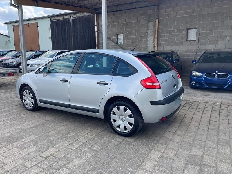 Używany Citroën C4 Style 90 KM (66 kW) 2005 Szary Hatchback