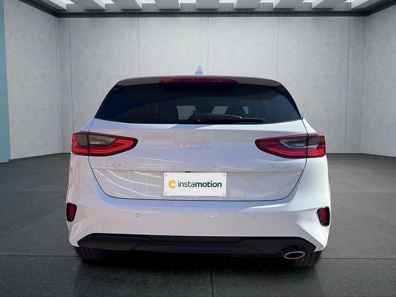 Neu Kia Ceed 140 PS (102 kW) 2025 Weiß Kleinwagen