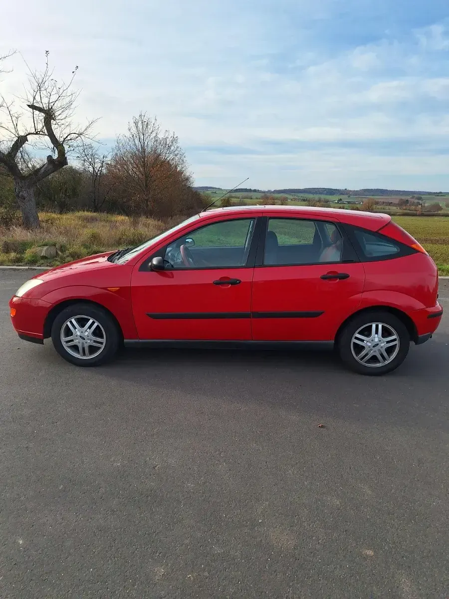 Gebraucht Ford Focus Ambiente 75 PS (55 kW) 1999 Rot Kombi